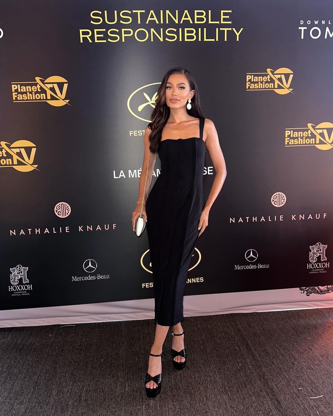 Noelia Voigt trong các sự kiện bên lề tại Cannes.