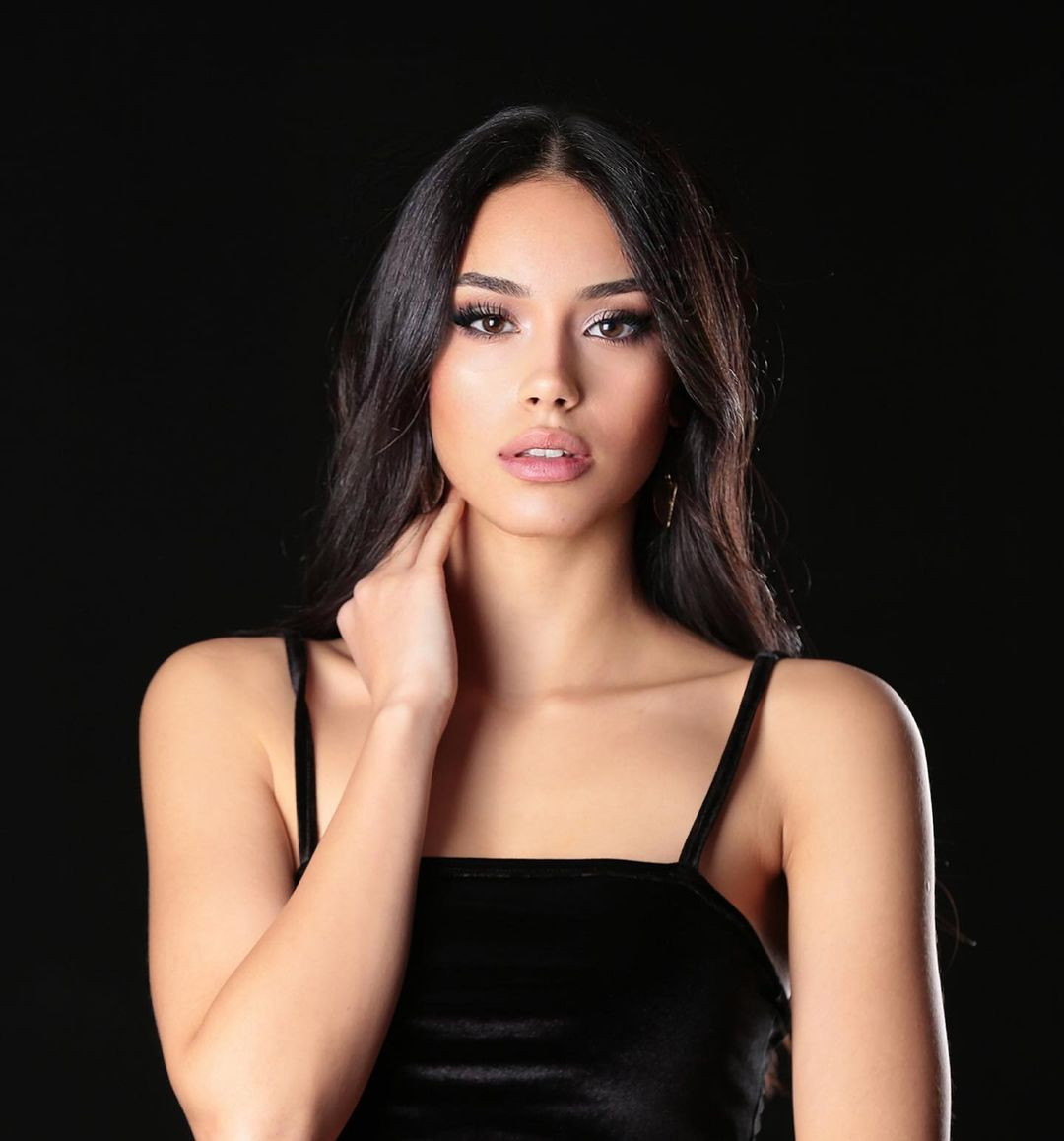 Đại diện Thổ Nhĩ Kỳ tại Hoa hậu Hoàn vũ 2022 - Aleyna Şirin. Đại diện Thổ Nhĩ Kỳ tại Hoa hậu Hoàn vũ 2022 - Aleyna Şirin.