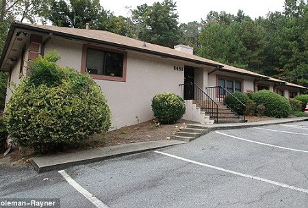 Ngôi nhà nơi Julia từng được nuôi lớn. Ở đây cô đã sống 11 năm cùng với người cha dượng mà anh trai cô gọi là kẻ thích “ngược đãi trẻ em”