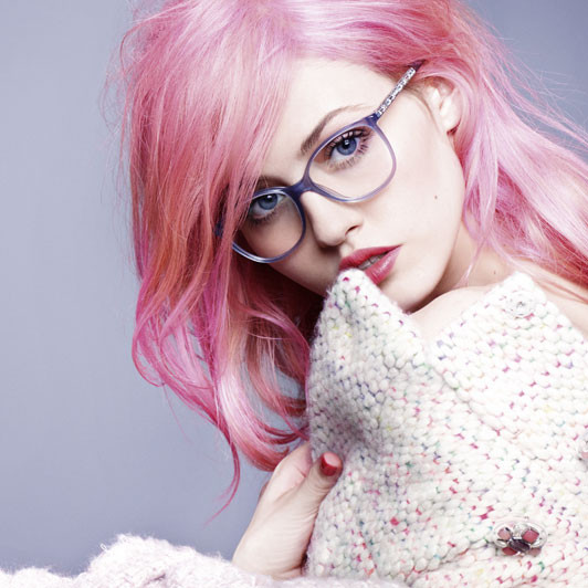 6 siêu mẫu chiều cao ‘khiêm tốn’ làm khuynh đảo sàn catwalk ảnh 6