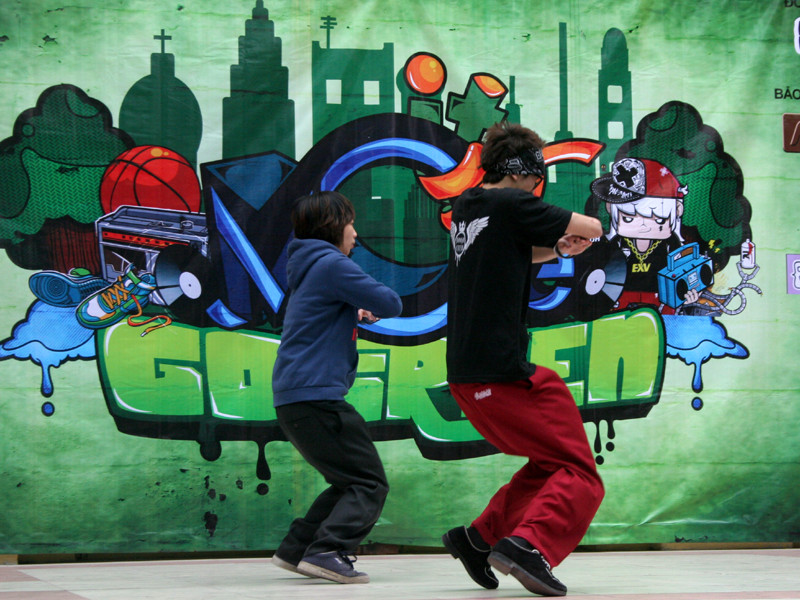 Ngoài kỹ thuật cá nhân tốt, các dancer còn thể hiện sự ăn ý trong những động tác đồng đội