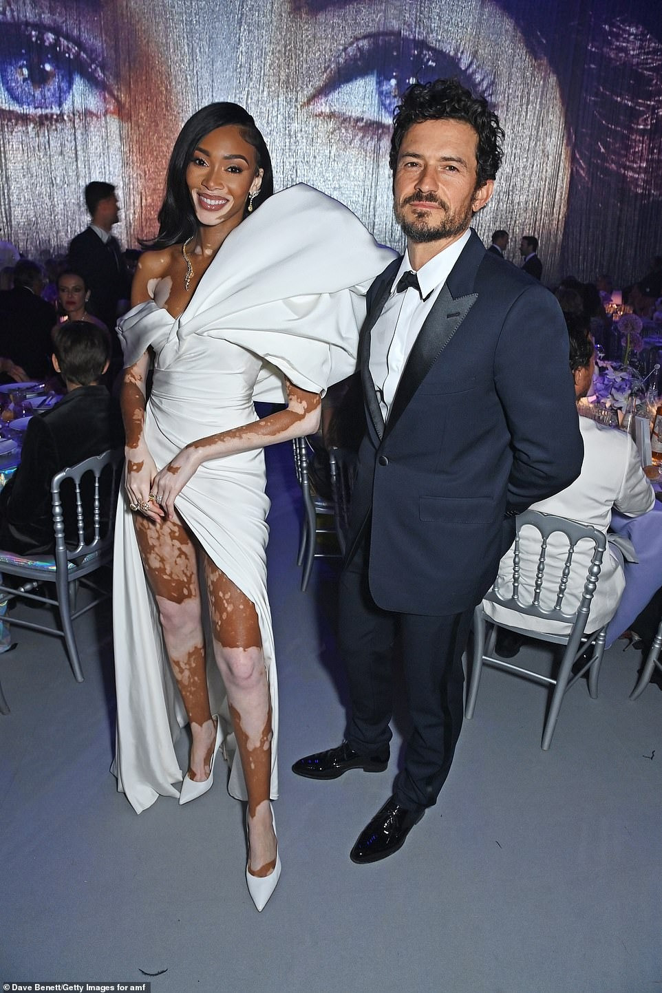 Siêu mẫu bạch biến Winnie Harlow xuất hiện cùng tài tử Orlando Bloom. Ảnh: Getty Images.