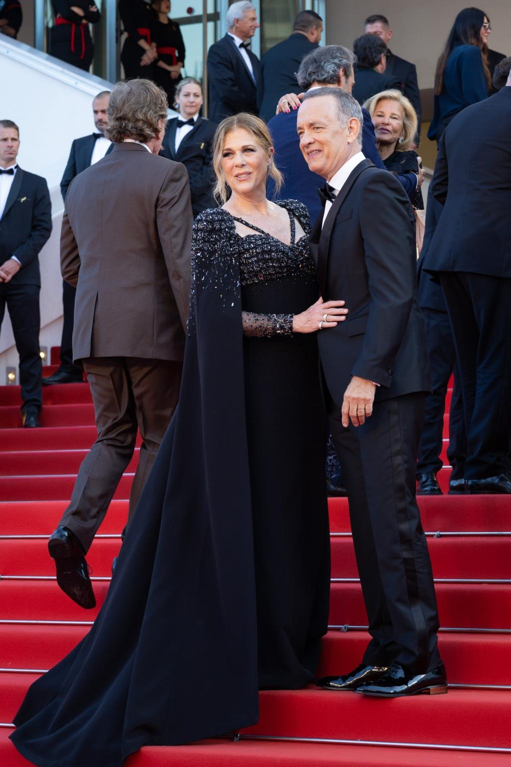 Tom Hanks và vợ Rita Wilson trên thảm đỏ LHP Cannes 2023. Ảnh: SplashNews.com.