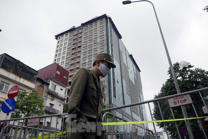 Hà Nội nói về loạt kiến nghị của chủ cao ốc sai phép 8B Lê Trực trước ngày 'cắt ngọn' ảnh 3