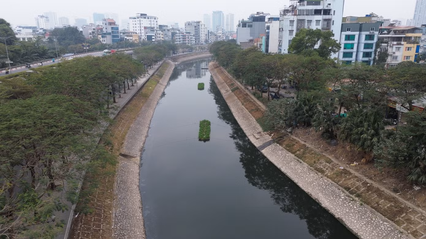 Sông Tô Lịch là một trong 4 sông chảy qua nội đô của thành phố Hà Nội