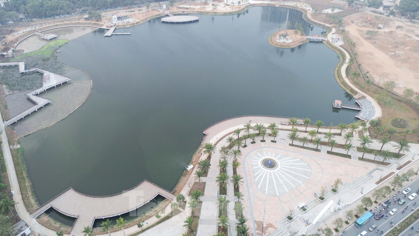 Từ ngày 15/1, Công viên hồ Phùng Khoang đã được chủ đầu tư tạm bàn giao cho UBND quận Nam Từ Liêm để khai thác. Như vậy, so với thời hạn 20/1 mà Chủ tịch UBND thành phố Hà Nội yêu cầu, Liên danh nhà đầu tư đã bàn giao sớm hơn 5 ngày. Từ ngày 15/1, Công viên hồ Phùng Khoang đã được chủ đầu tư tạm bàn giao cho UBND quận Nam Từ Liêm để khai thác. Như vậy, so với thời hạn 20/1 mà Chủ tịch UBND thành phố Hà Nội yêu cầu, Liên danh nhà đầu tư đã bàn giao sớm hơn 5 ngày.