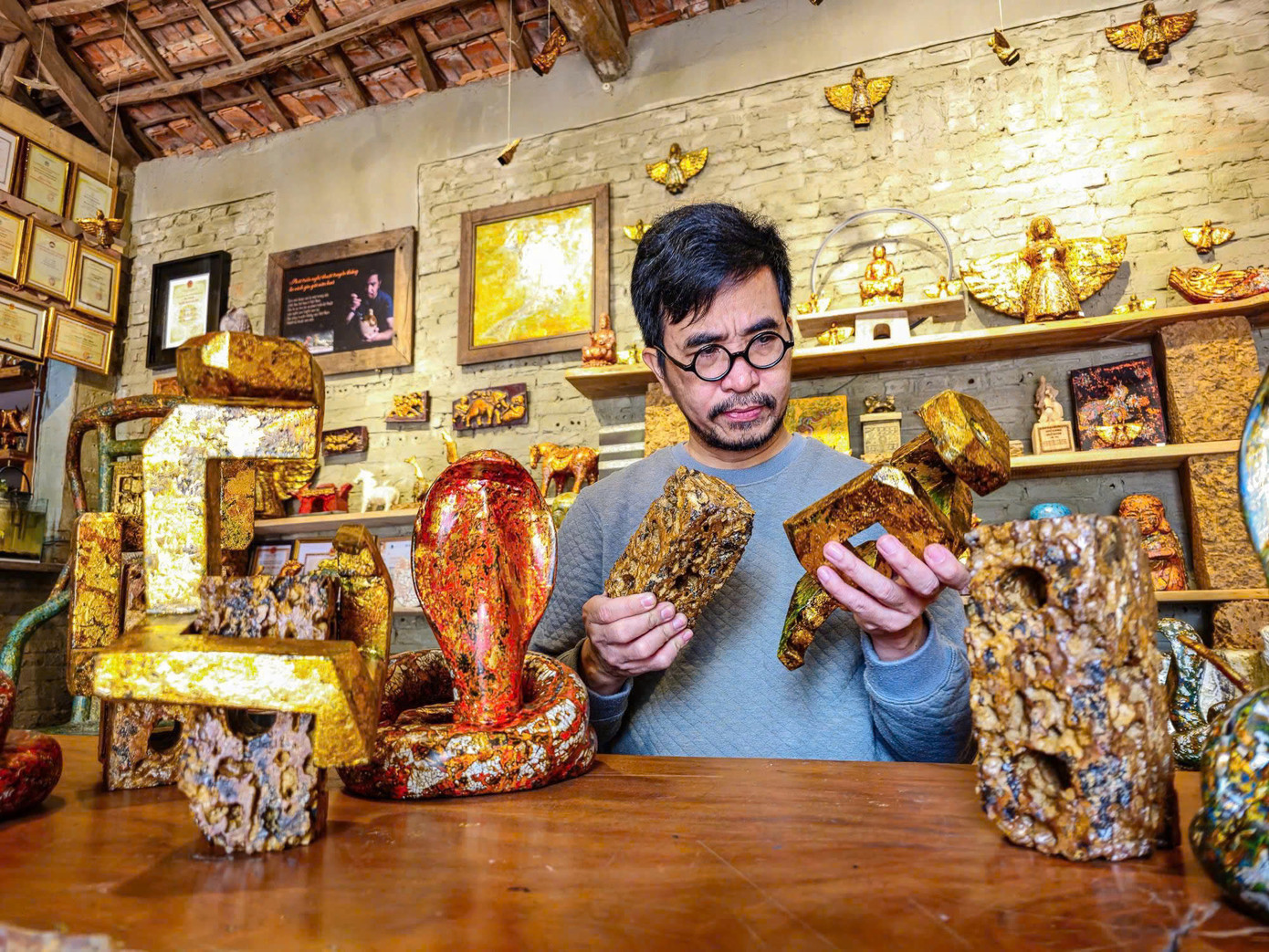 Mỗi năm, nghệ nhân Nguyễn Tấn Phát đều cho ra mắt bộ sưu tập gắn với 12 con giáp.