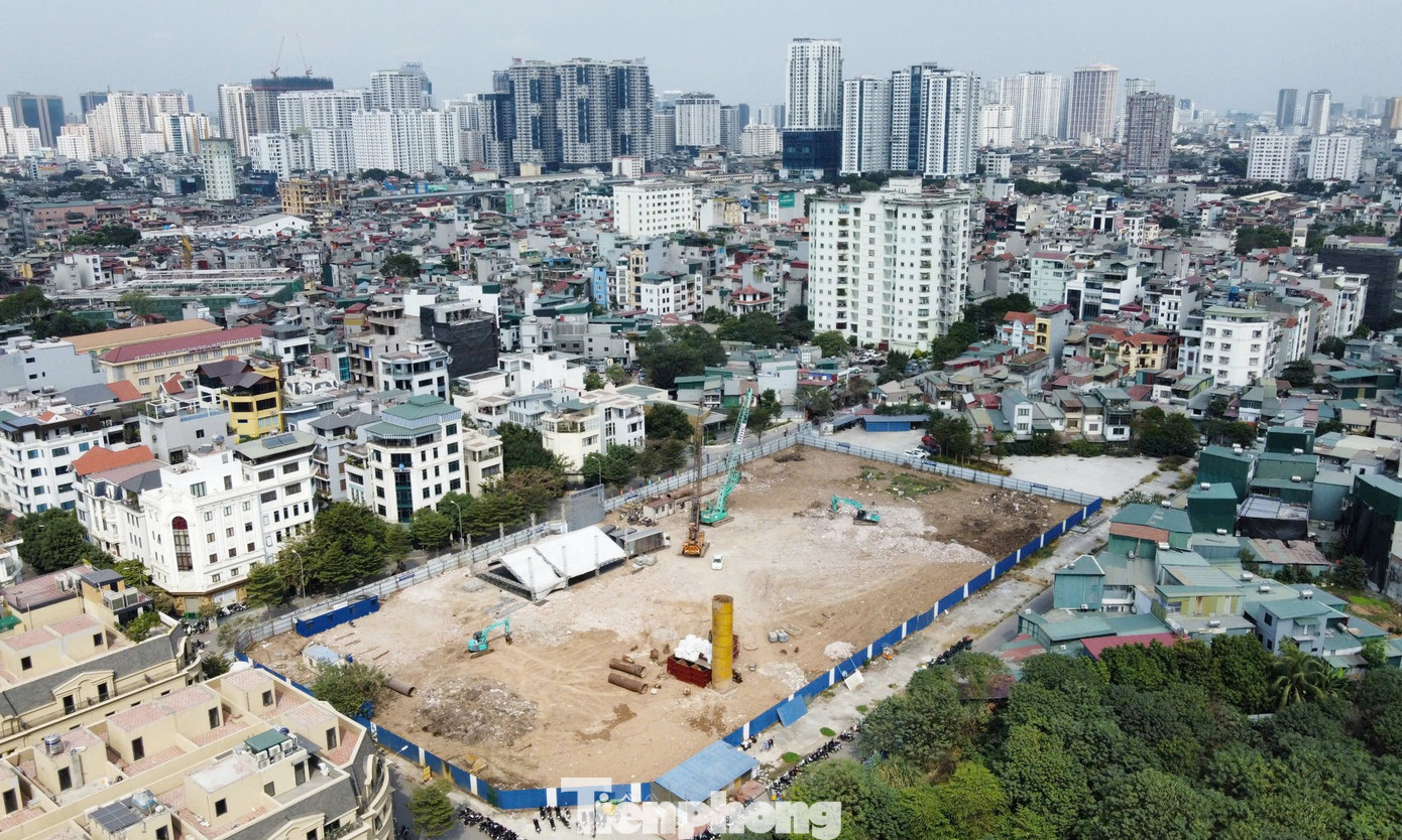 Dự án nhà ở xã hội Hạ Đình, một trong ít dự án nhà xã hội của Hà Nội vừa được khởi công xây dựng. Dự án nhà ở xã hội Hạ Đình, một trong ít dự án nhà xã hội của Hà Nội vừa được khởi công xây dựng.