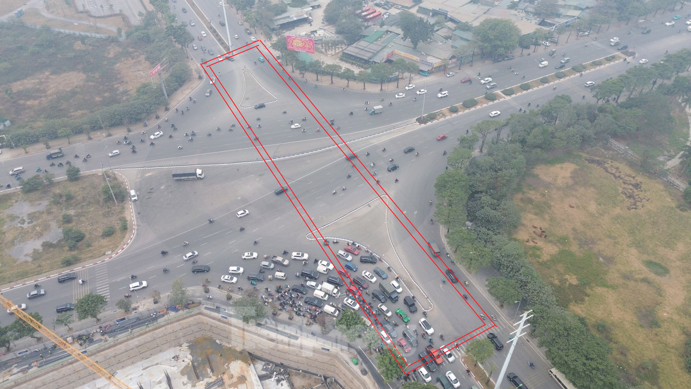 Trước tình trạng ùn tắc tại nút giao này, thời gian qua cơ quan chức năng đã thử nghiệm nhiều phương án. Trong đó, có phương án bỏ đèn tín hiệu và tổ chức lại giao thông, tại nút giao Lê Châu Văn Liêm - Quang Đạo.