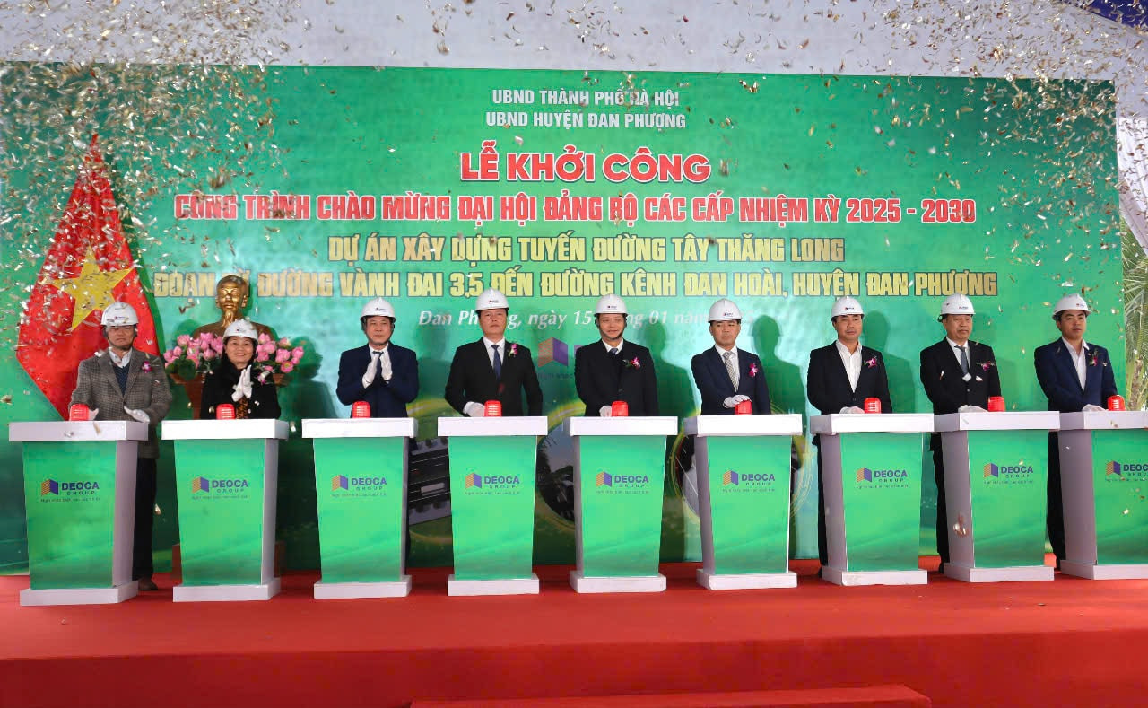 Các đại biểu làm thực hiện nghi thức khởi công dự án