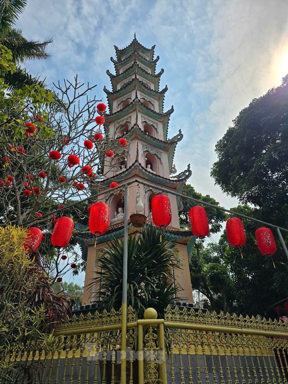 Tháp Bảo Phật tại chùa Giáng.