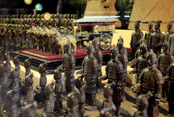 Những tác phẩm bằng sô - cô - la như thật.