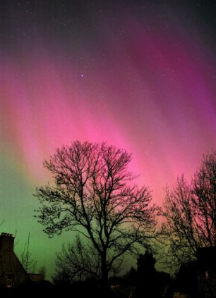 Ảnh cực quang trong bầu khí quyền của Trái Đất.