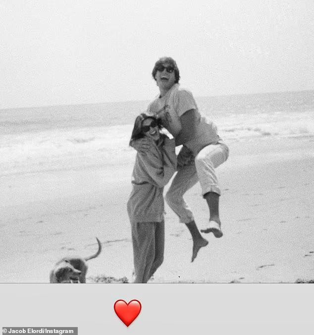 Kaia Gerber vừa kỷ niệm 1 năm hẹn hò với tài tử người Úc Jacob Elordi (SN 1997). Anh là bạn trai công khai đầu tiên của Kaia kể từ khi chia tay với ngôi sao SNL Pete Davidson vào tháng 12/2019. Họ được cho là cặp trai tài gái sắc ở Hollywood. Kaia Gerber vừa kỷ niệm 1 năm hẹn hò với tài tử người Úc Jacob Elordi (SN 1997). Anh là bạn trai công khai đầu tiên của Kaia kể từ khi chia tay với ngôi sao SNL Pete Davidson vào tháng 12/2019. Họ được cho là cặp trai tài gái sắc ở Hollywood.