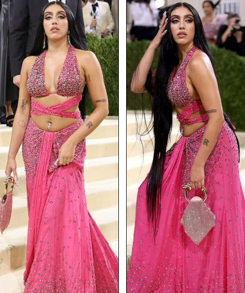 Con gái diva nhạc Pop Madonna diện bộ cánh màu hồng sen đính đá vô cùng sexy và nóng bỏng.