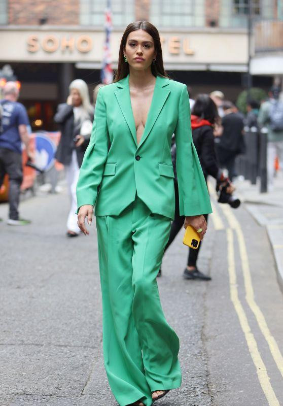 Sau tuần lễ thời trang New York (Mỹ) gần đây, cô gái 20 tuổi tiếp tục có mặt ở London để tham gia tuần lễ thời trang ở xứ sương mù.