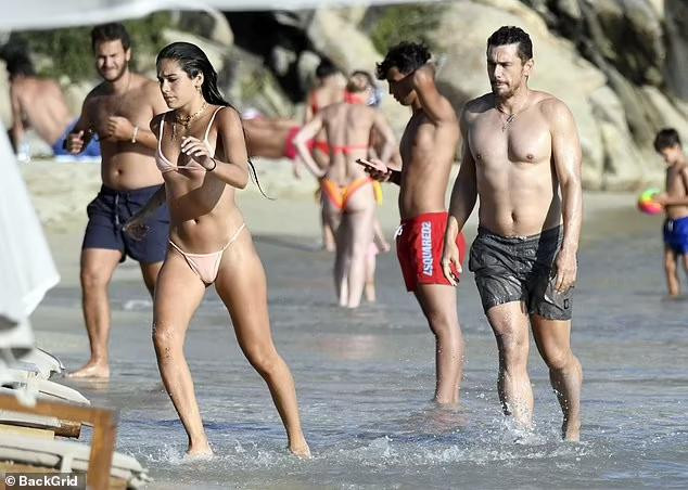 Dù vậy, James Franco vẫn được cho là diễn viên, đạo diễn, biên kịch và nhà sản xuất nổi tiếng của Hollywood. Tại Việt Nam, anh nổi tiếng với nhất với vai diễn phản diện Harry Osborn trong bộ 3 phần đầu tiên của loạt phim Người Nhện. Ngoài ra, một số bộ phim hot có anh tham gia như 127 Hours, The Disaster Artist, This is the End, ...