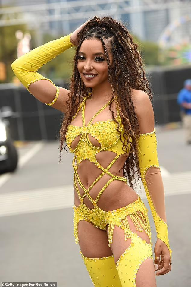 Năm 2018, nam rapper/ca sĩ/nhạc sĩ Jay Park là nghệ sĩ đầu tiên của Hàn Quốc tham gia sự kiện. Anh cũng là nghệ sĩ châu Á đầu tiên góp mặt tại lễ hội này.