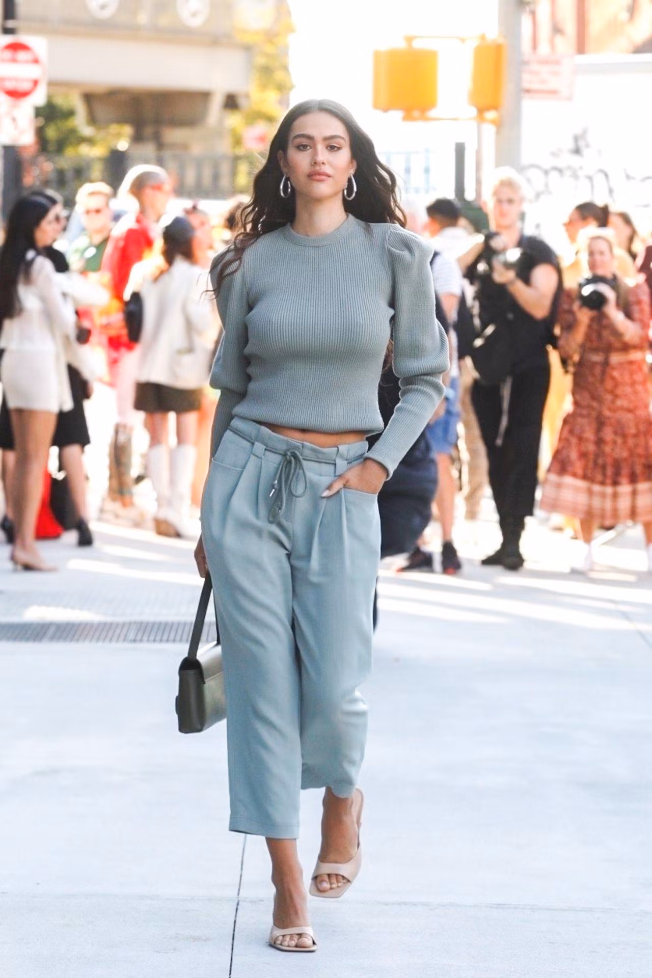 Vừa quyết định chia tay "trai hư" Scott Disick chưa lâu, cô gái 2k tuổi nhanh chóng vào guồng quay công việc ở tuần lễ thời trang New York.