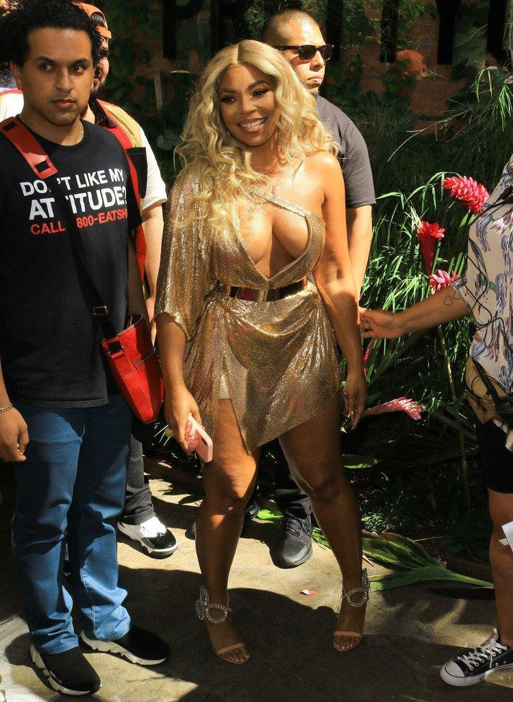 Ngoài việc là ca sĩ, Ashanti còn "lấn sân" sang lĩnh vực diễn xuất và thiết kế thời trang.