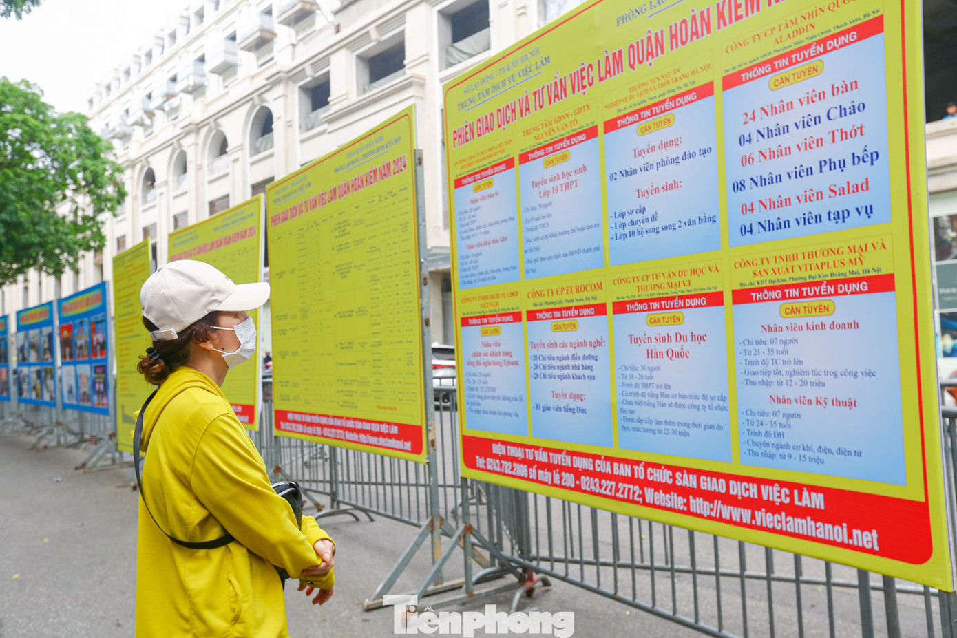 Các chỉ tiêu, yêu cầu công việc, mức lương, thu nhập... thu hút người lao động đến xem. Các chỉ tiêu, yêu cầu công việc, mức lương, thu nhập... thu hút người lao động đến xem.