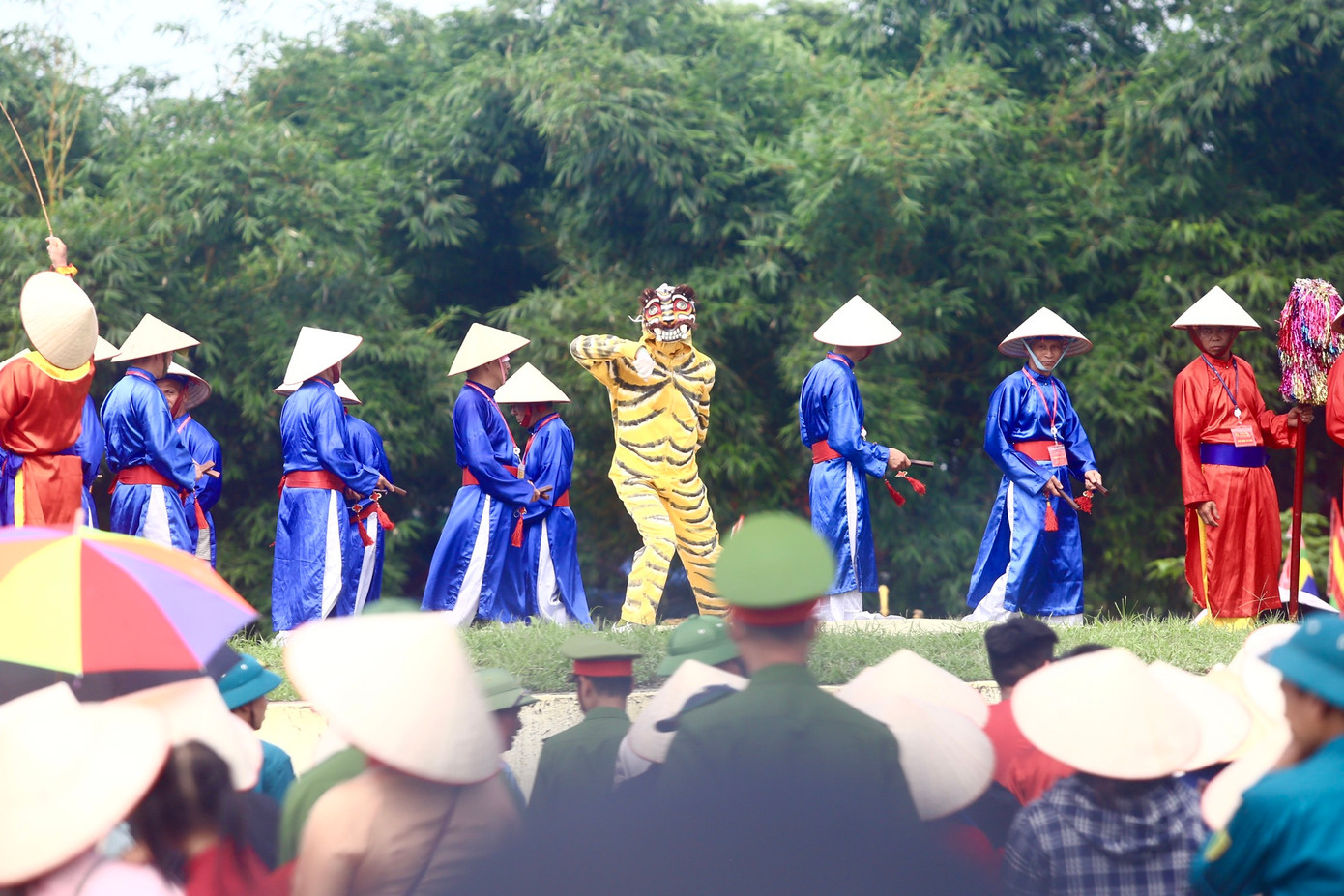 Màn biểu diễn của "Ông Hổ" tại hội trận.