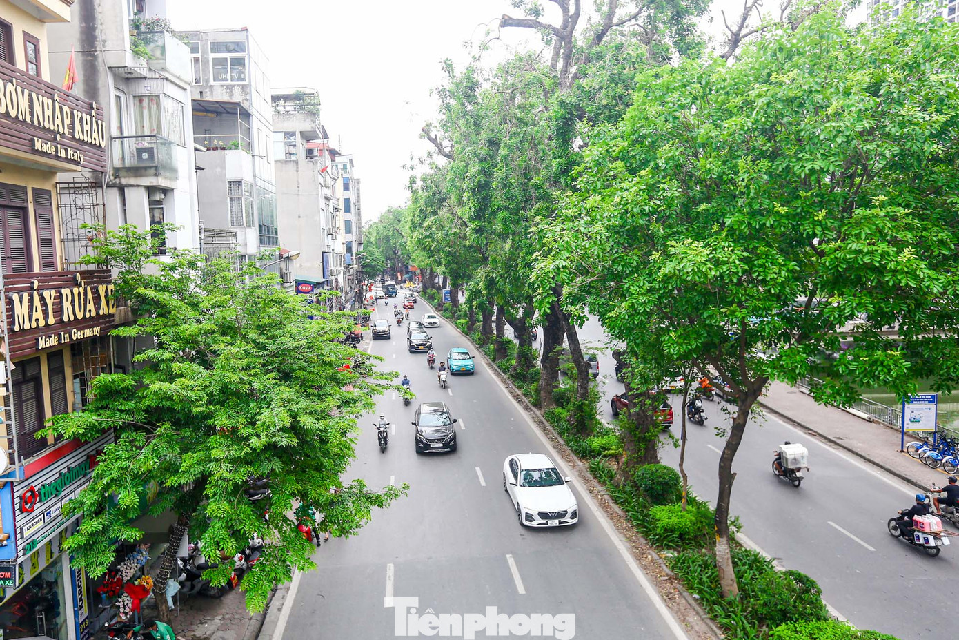 Mới đây, Sở GTVT Hà Nội đã có báo cáo gửi UBND thành phố Hà Nội đề xuất chủ trương đầu tư, báo cáo nghiên cứu tiền khả thi một số dự án giao thông quan trọng của thành phố. Trong đó, có dự án đường vành đai 2 đoạn Ngã Tư Sở - Cầu Giấy (đường Láng). Hiện tại, chiều rộng mỗi bên đường Láng là 10,5m. Sau khi cải tạo, đường Láng sẽ rộng 53,5m, vận tốc thiết kế 80 km/h và là trục chính đô thị.