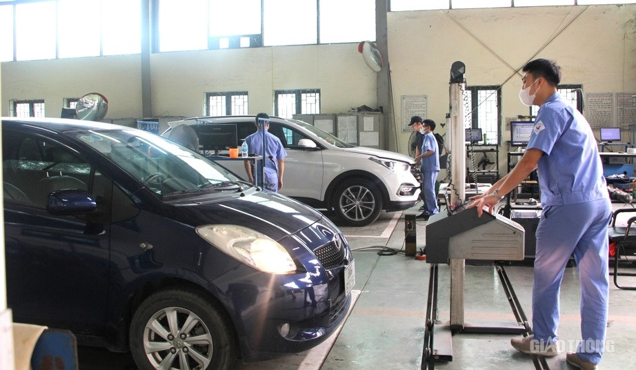 Dự thảo Thông tư cũng đề xuất đối với xe cải tạo chưa thực hiện cấp đổi giấy đăng ký xe, đơn vị đăng kiểm vẫn tiếp nhận kiểm định xe bình thường.