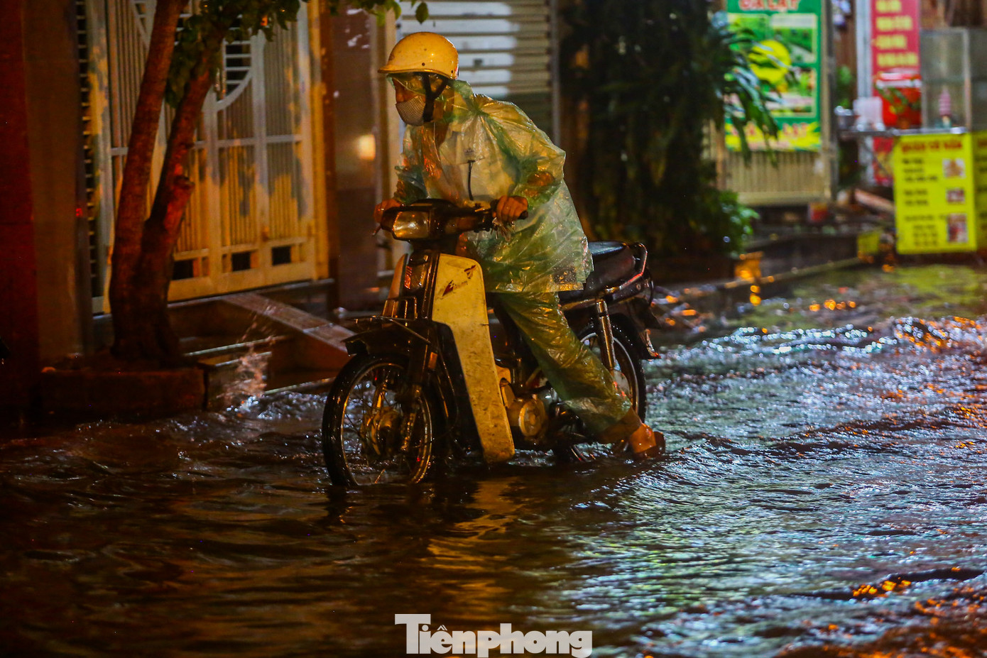 Nhiều phương tiện chết máy. Nhiều phương tiện chết máy.