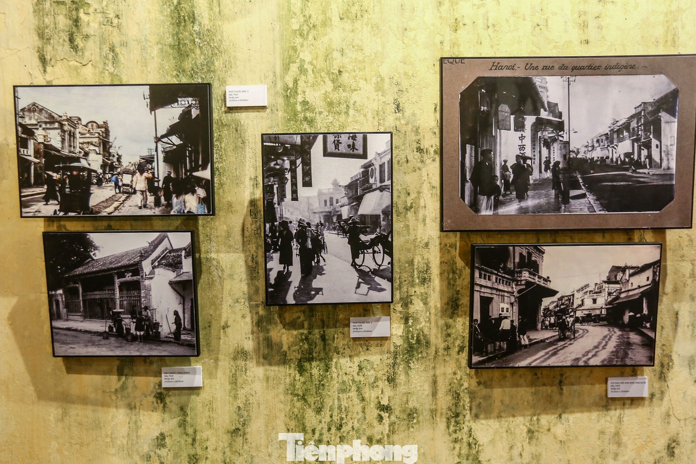 Những bức ảnh cũ về phố Lãn Ông được trưng bày tại Hội quán Phúc Kiến.