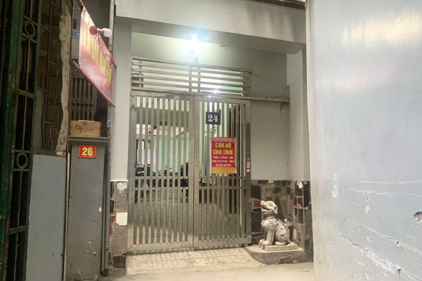 Chung cư mini cao tầng nằm sâu trong ngõ trên phố Pháo Đài Láng.