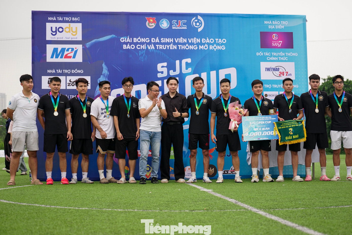 Á quân thuộc về đội bóng SJC 2, đội bóng chủ nhà.