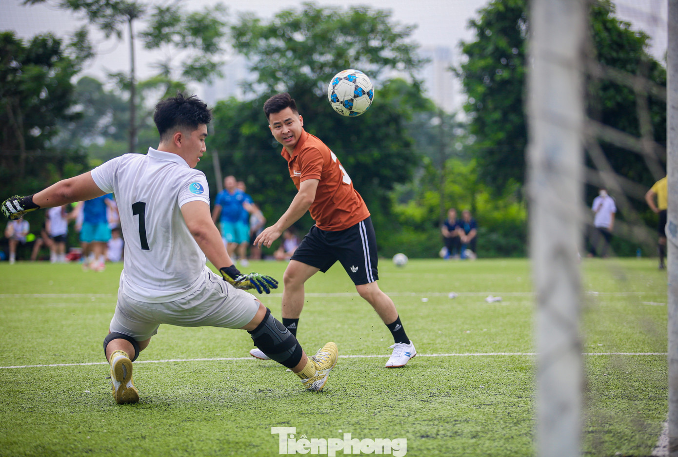 Sang hiệp 2, thế trận khởi sắc hơn, đội bóng báo Tiền Phong ghi thêm 5 bàn, trong khi đó, đội bóng SJC 2 có thêm một bàn danh dự ở phút 57. Chung cuộc, đội bóng báo Tiền Phong giành ngôi vô địch sau khi vượt qua đối thủ SJC 2 với tỷ số 6-2.