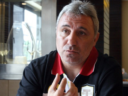 HLV H.Stoichkov đã ở rất gần chiếc ghế HLV trưởng ĐTVN