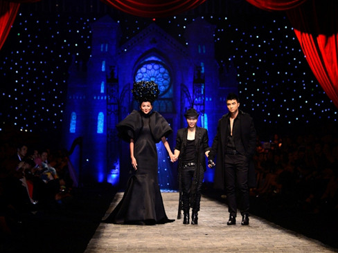 Thanh Hằng luôn là vedette trong các bộ sưu tập của Đỗ Mạnh Cường