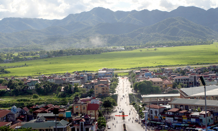 Thành phố Điện Biên và cánh đồng Mường Thanh nhìn từ đồi A1