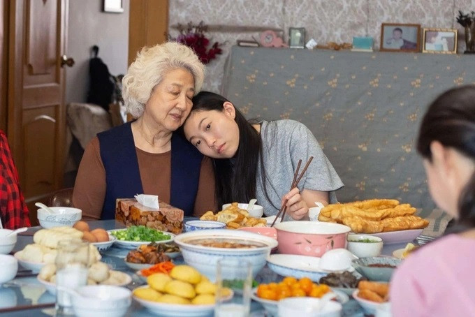 Nhiều người trẻ cảm thấy kiệt sức với cuộc sống ở các thành phố lớn. (Ảnh: CNA).