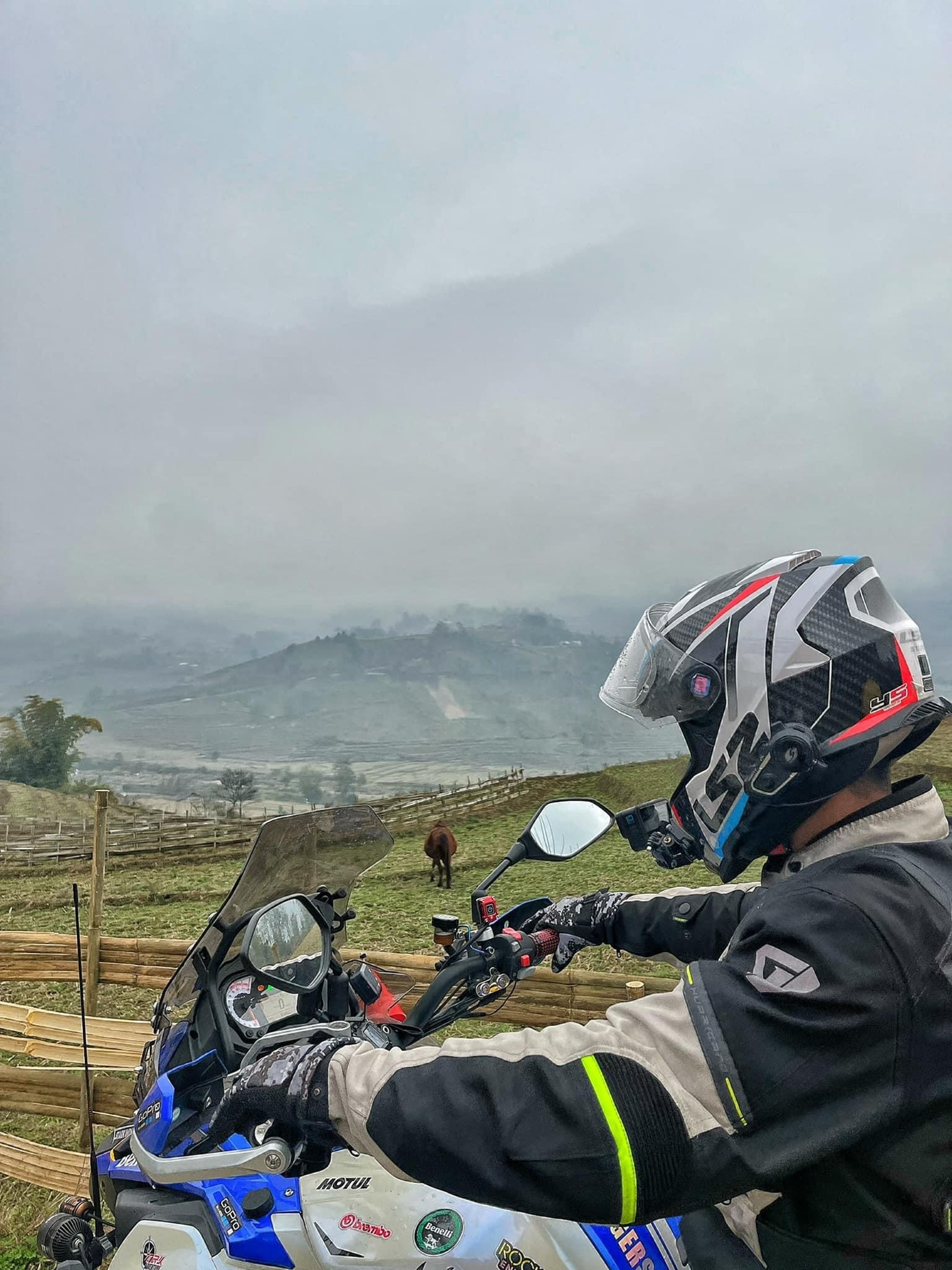 Trăng mật xuyên Việt ảnh 14 Rin và Miên ấp ủ dự định đi phượt xuyên 3 nước Đông Dương bằng môtô trong tương lai.