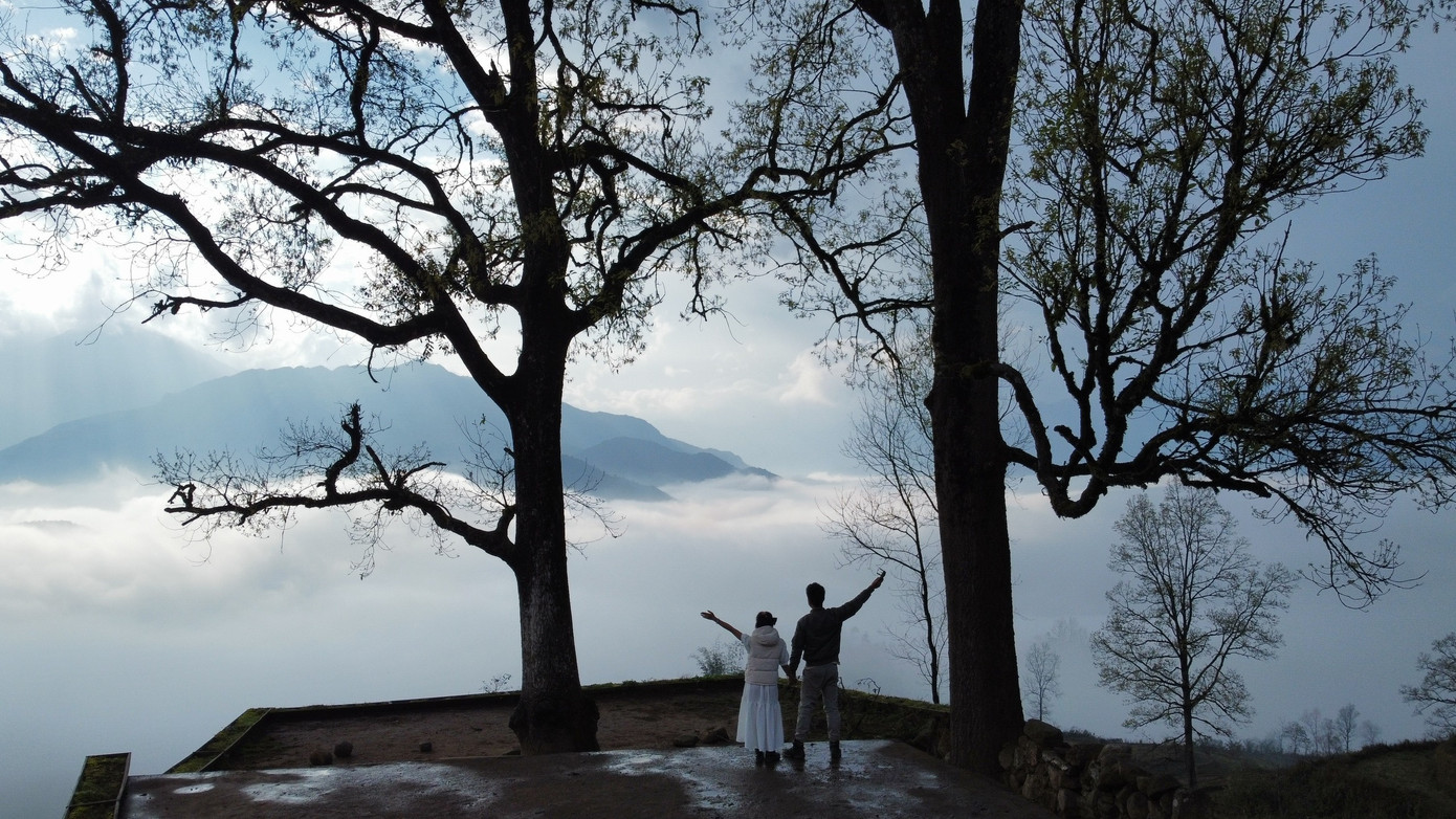 Trăng mật xuyên Việt ảnh 16 Rin và Miên ấp ủ dự định đi phượt xuyên 3 nước Đông Dương bằng môtô trong tương lai.