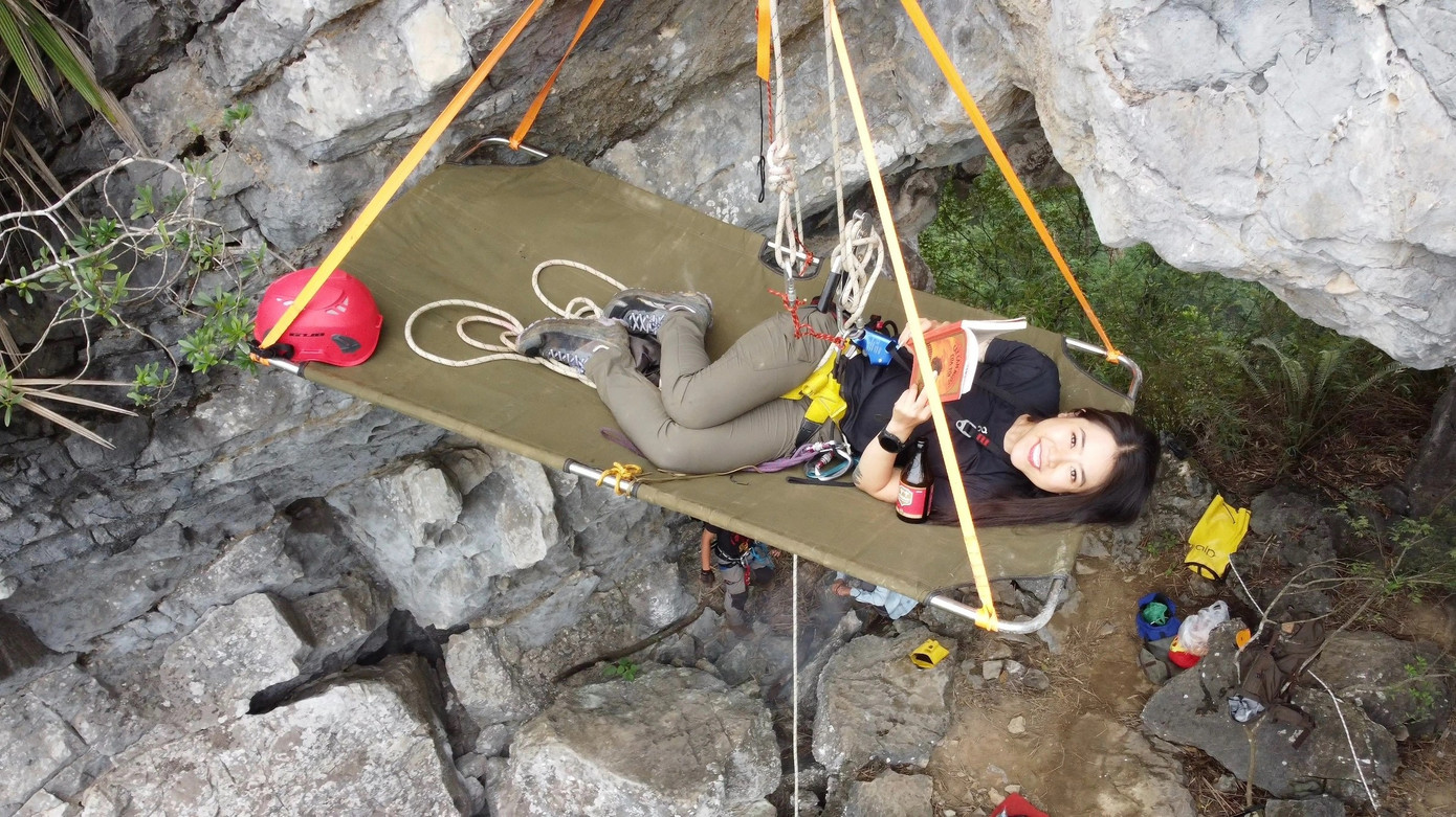 Cliff Camping không phải là hoạt động mà chỉ cần thích thì bạn sẽ làm được. Người chơi cần chuẩn bị sức khỏe thể lực, tinh thần và kỹ năng đu dây thật tốt (Ảnh: NVCC).