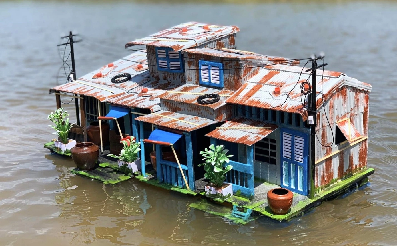 Mô hình tiểu cảnh nổi trên mặt nước của Thanh Tùng (Ảnh: NVCC).