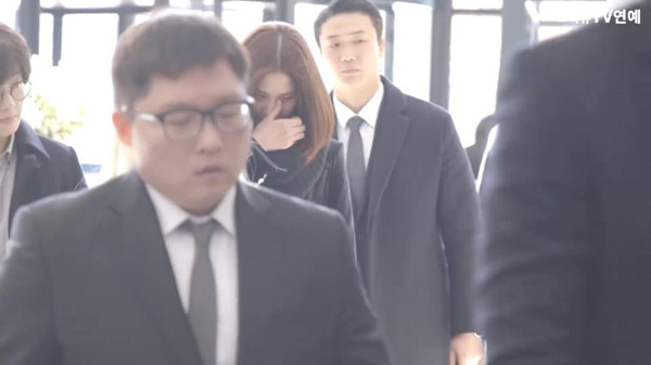 SNSD, NCT, BTS cùng loạt sao đến tiễn đưa Jonghyun SHINee ảnh 10