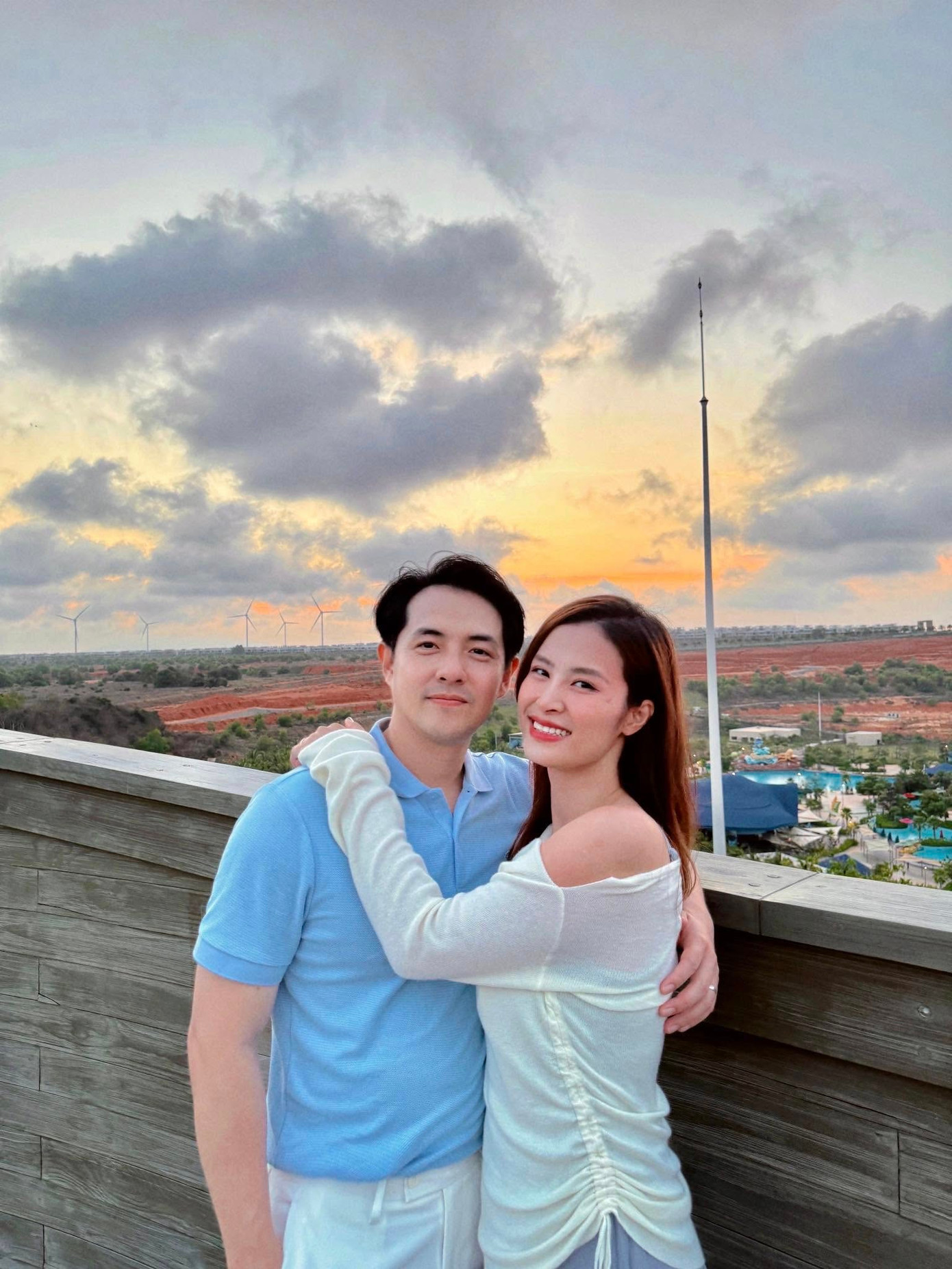 Đông Nhi tái xuất hoành tráng sau khoảng thời gian dành thời gian cho gia đình nhỏ. Đông Nhi tái xuất hoành tráng sau khoảng thời gian dành thời gian cho gia đình nhỏ.