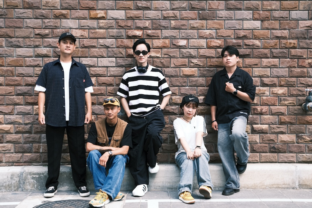 Chính MAYDAYs cũng bất ngờ trước độ phủ sóng của Phép Màu. Chính MAYDAYs cũng bất ngờ trước độ phủ sóng của Phép Màu.