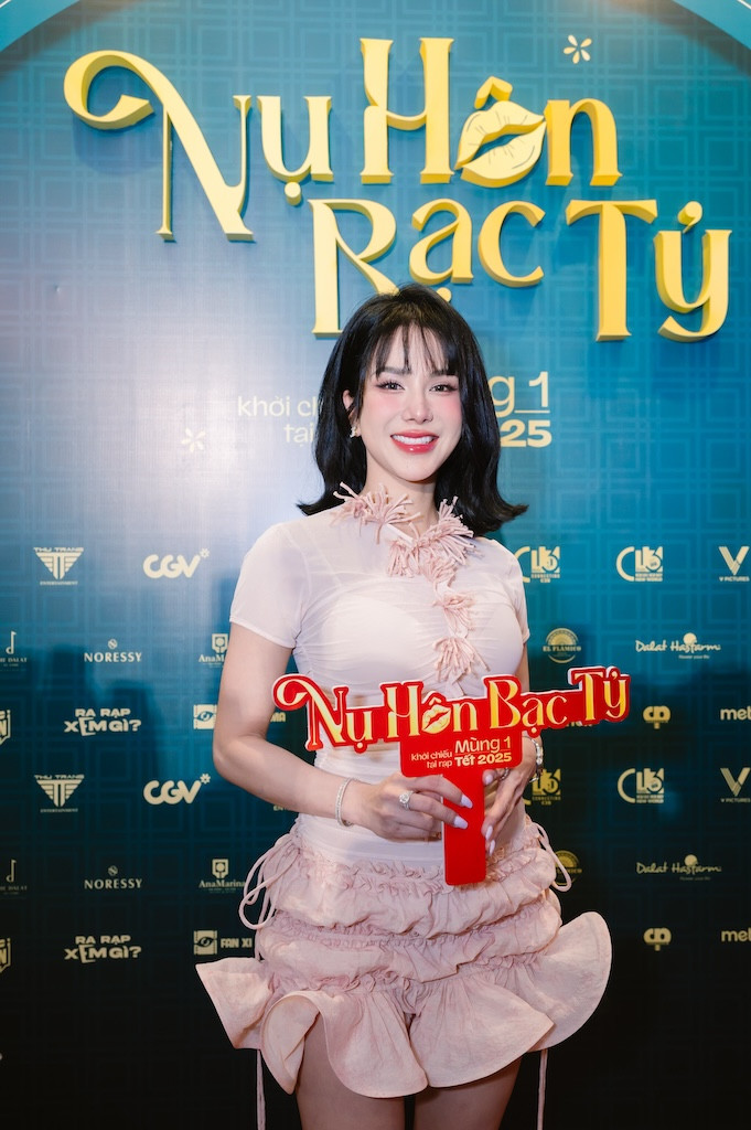 Chị Đẹp Diệp Lâm Anh.