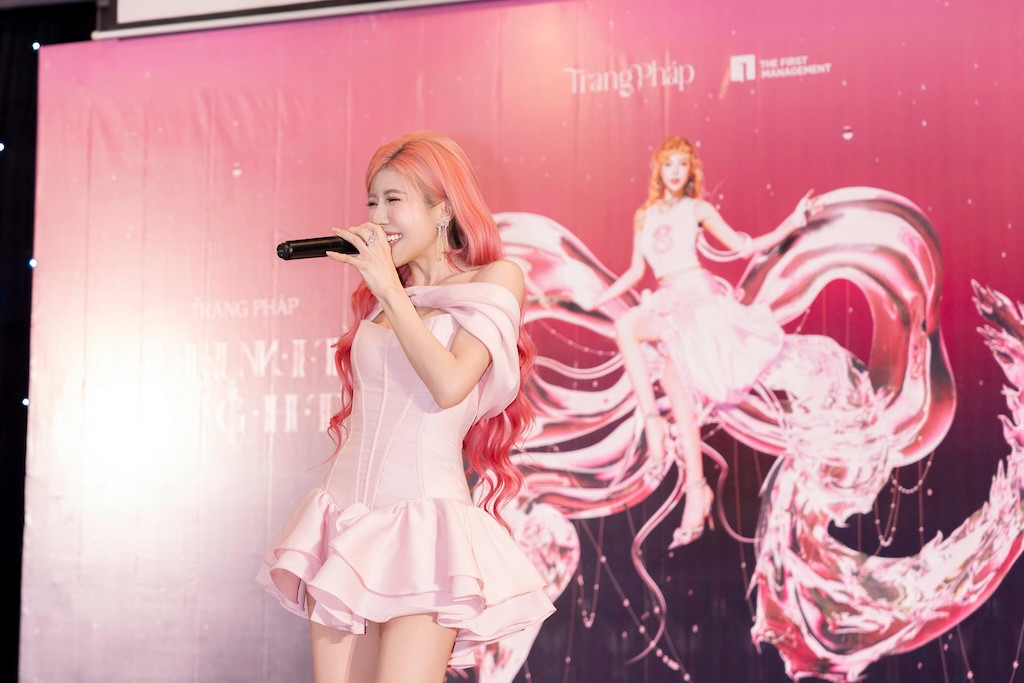 Trang Pháp chiêu đãi khán giả loạt ca khúc được yêu thích: Bê Tráp, Chỉ Là, Hay Ho, Bad Habit, Barbie, Hoá Ra Như Vậy Là Yêu. Trang Pháp chiêu đãi khán giả loạt ca khúc được yêu thích: Bê Tráp, Chỉ Là, Hay Ho, Bad Habit, Barbie, Hoá Ra Như Vậy Là Yêu.