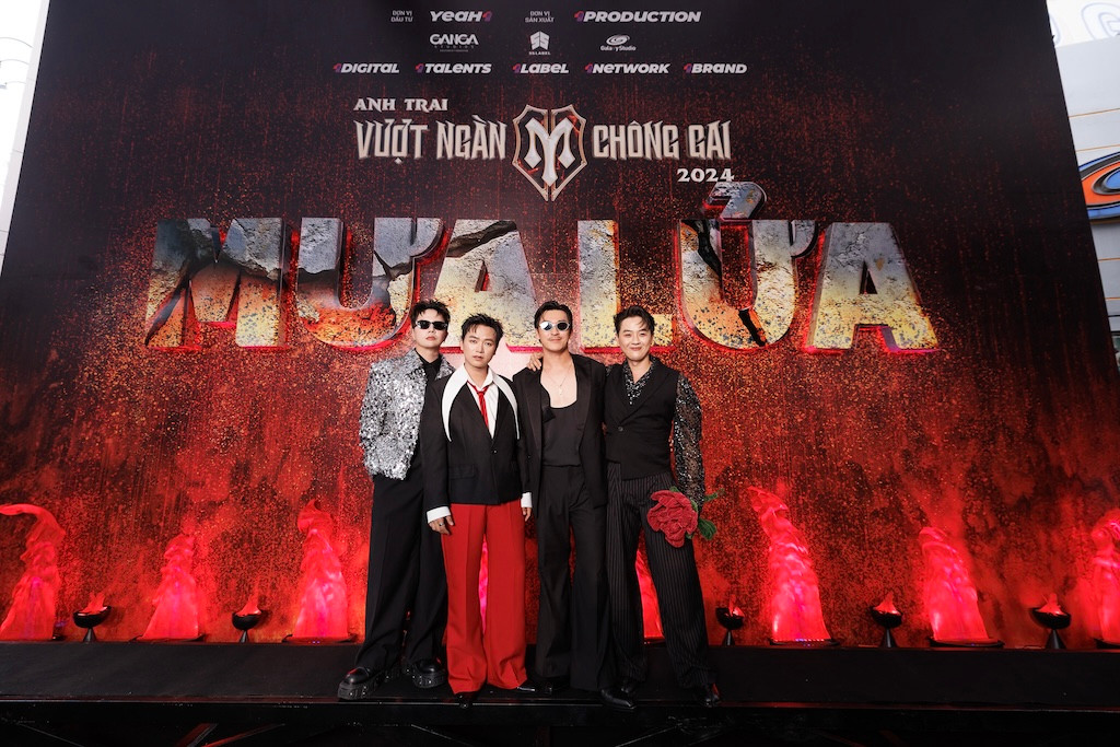 Duy Khánh, Bùi Công Nam, Thiên Minh và Thanh Duy.