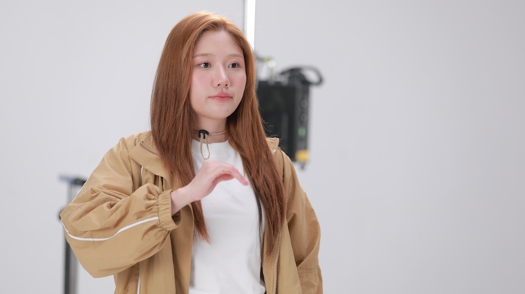 Nữ chính Uyển Ân. Nữ chính Uyển Ân.