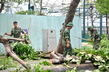 Công an, quân đội cùng vào cuộc dọn dẹp