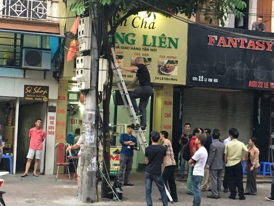 Ông Obama thưởng thức bún chả Hà Nội ảnh 39